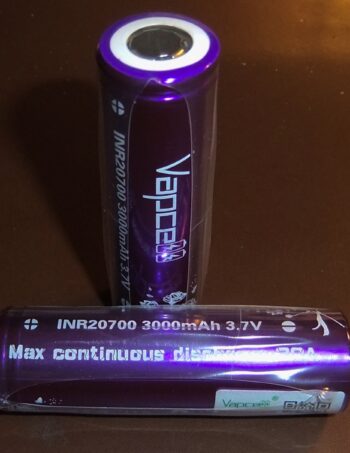 2 x  Vapcell 3000mAh 20700 batteries