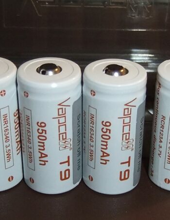 4x Vapcell T9 950mAh mAh Button Top 16340