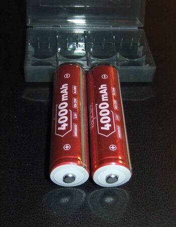 2x Vapcell N40 4000mAh protected button top 18650