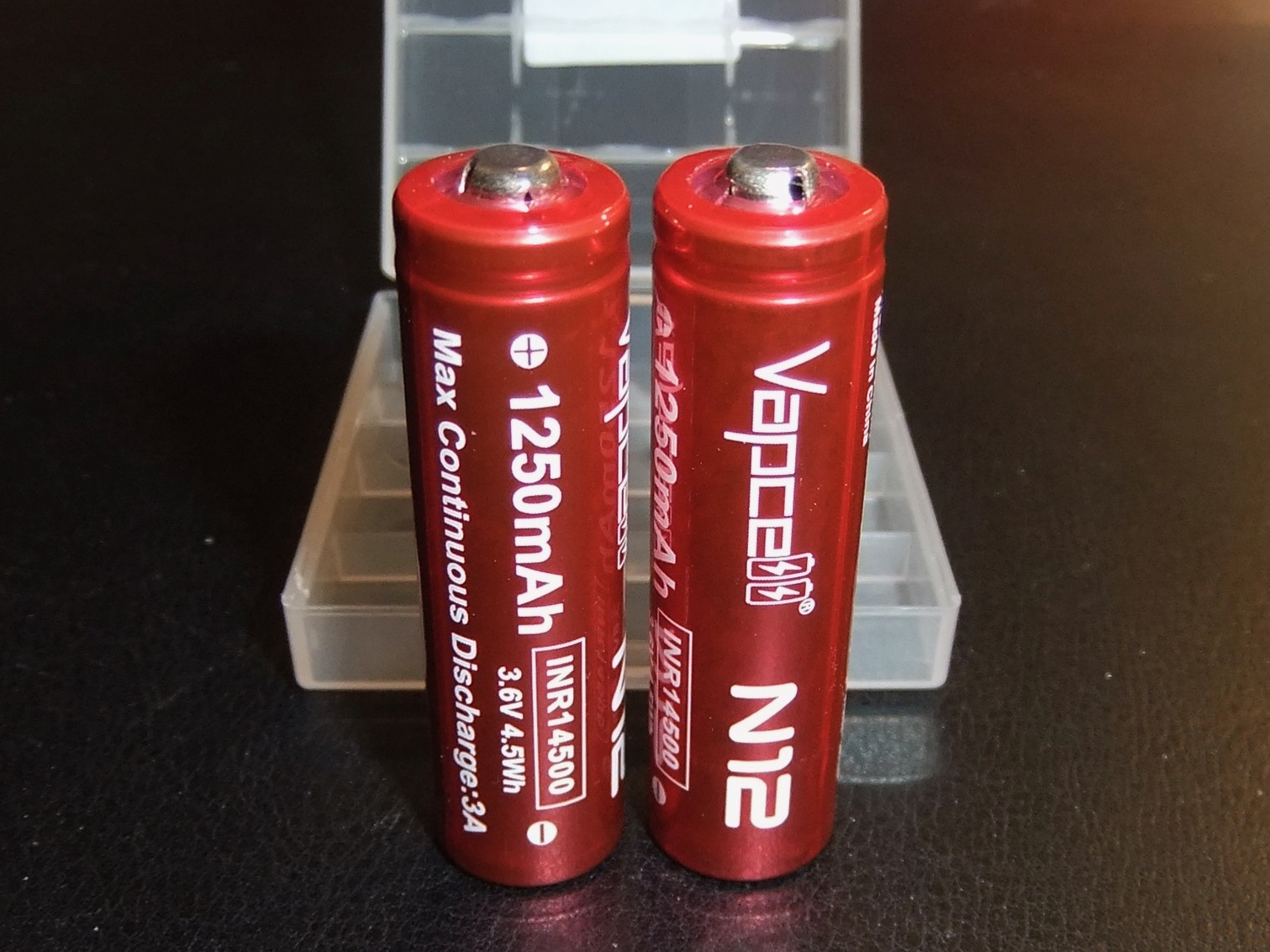 2x Button top Vapcell N12 14500 1250mAh (Copy)